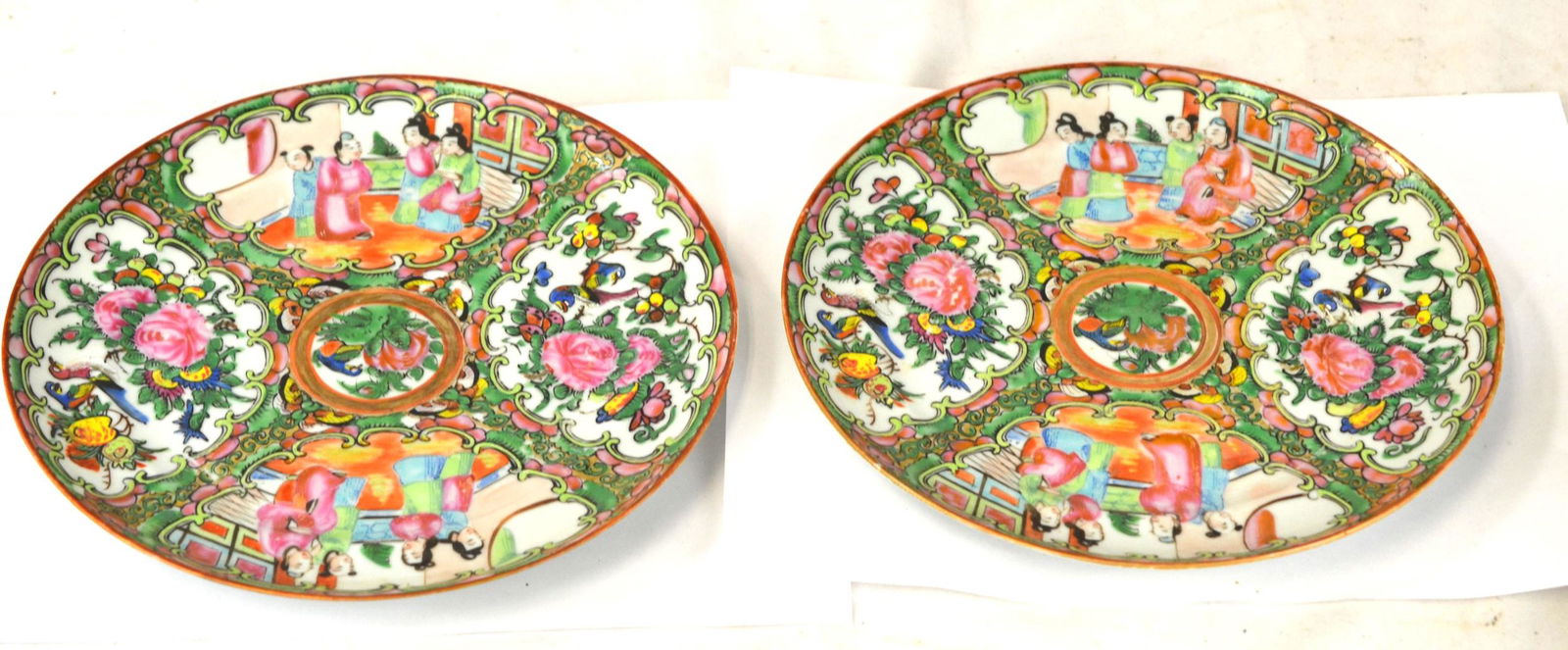 Pr Chinese Rose Medallion Plates (1 of 6)