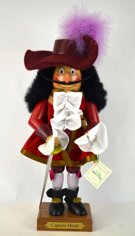 Christian Ulbricht Nutcracker Captain Hook (1 of 9)