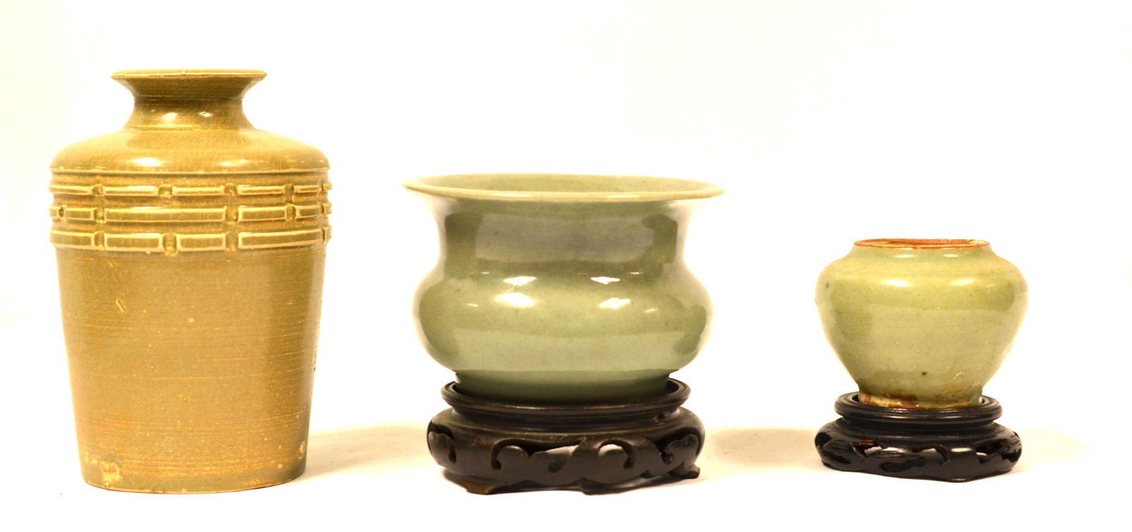 Three Chinese Porcelain Pieces (1 of 12)