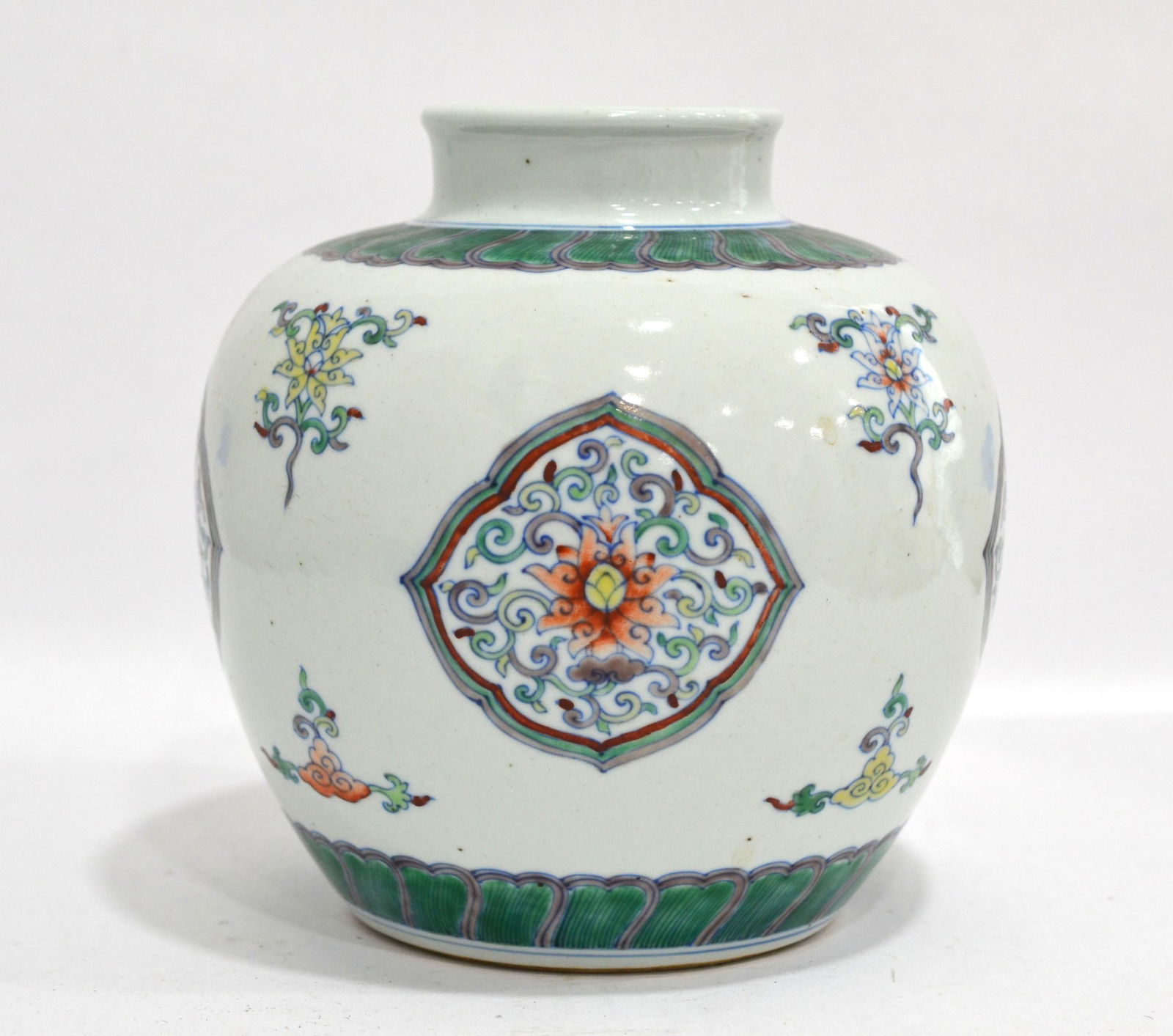 Chinese Doucai Glazed Jar (1 of 7)