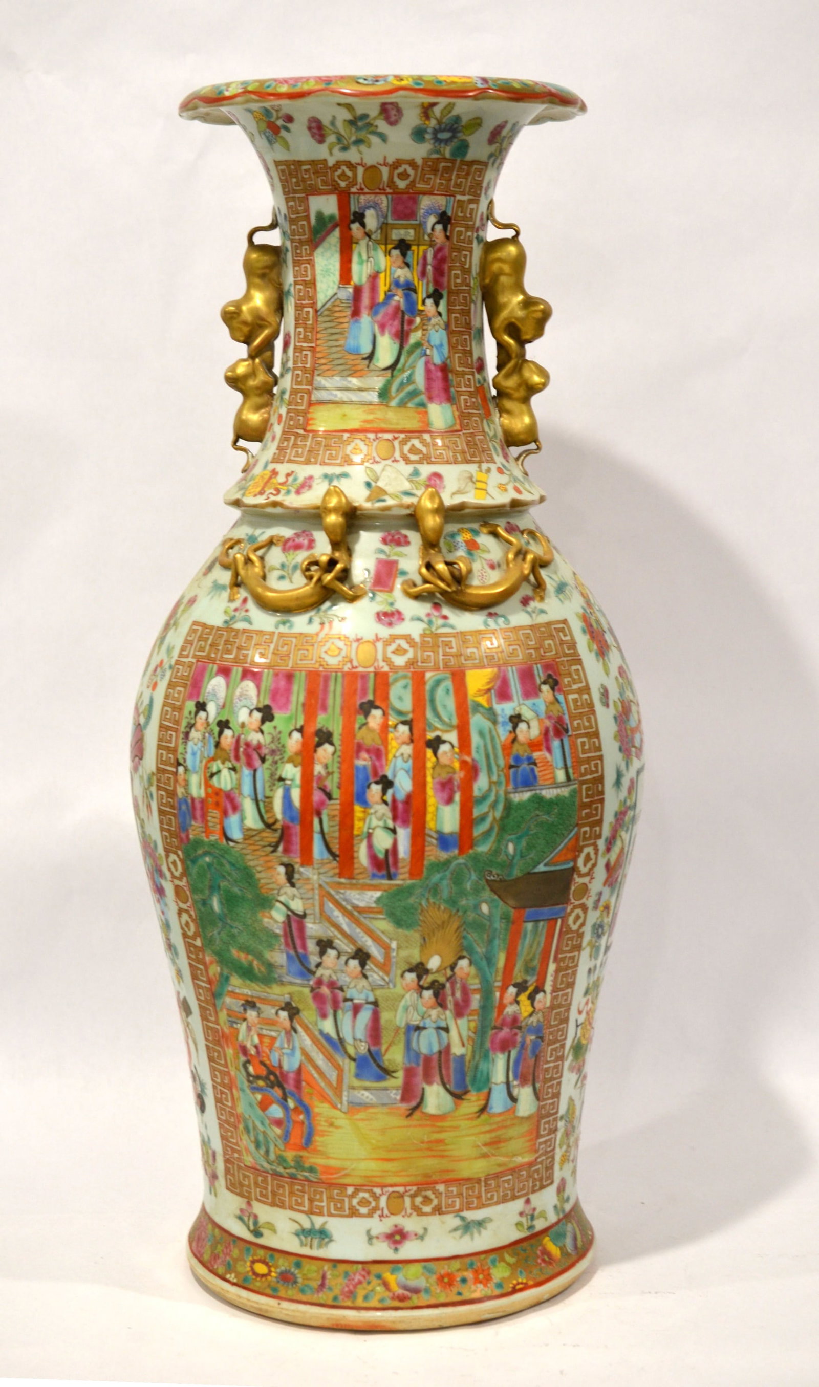Large Chinese Rose Medallion Vase (1 of 16)