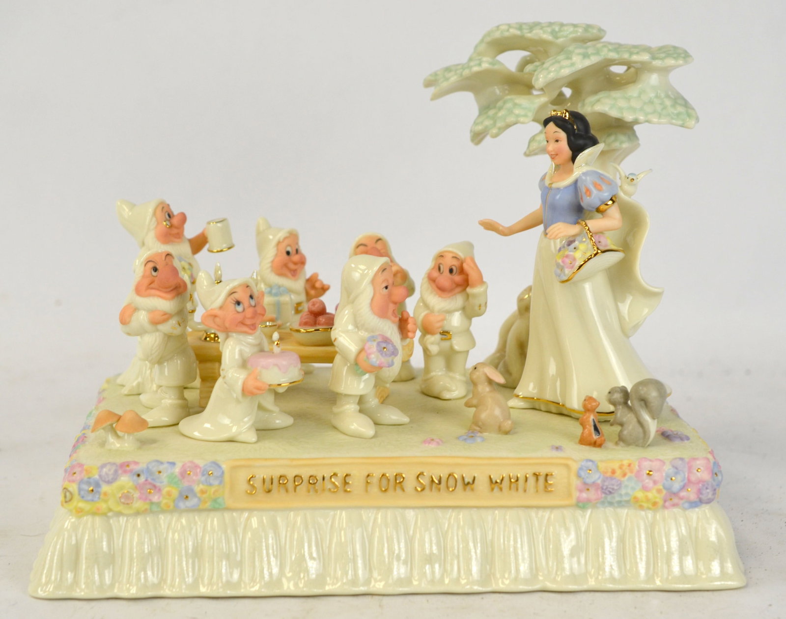 Disney Lenox Snow White & Seven Dwarfs (1 of 6)