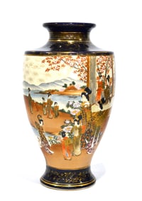 Large Japanese Satsuma Vase. Signed