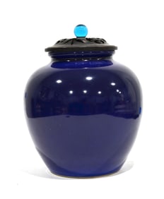 A  Blue Glazed Vase w. Cover