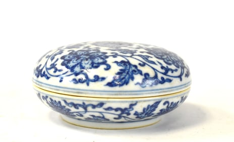 Chinese Blue & White Round Ink Box