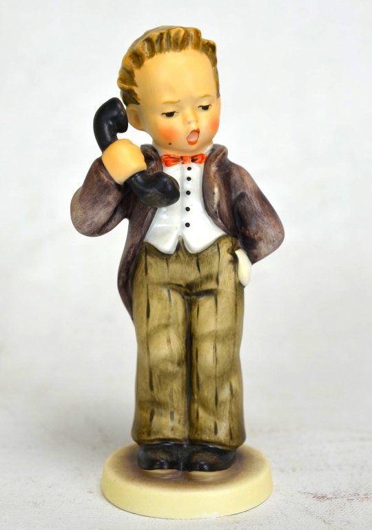 M.J. Hummel Goebel Figurine; "Hello Chef": Goebel figurine by M. J. Hummel. Titled "Hello Chef". Height - 5 7/8"