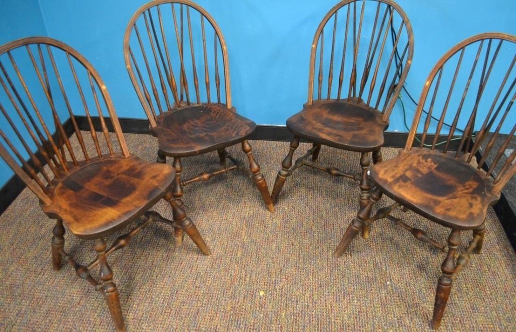 NEW ENGLAND Four Braceback Windsor Side Chairs: NEW ENGLAND Four braceback Windsor side chairs, each with molded bowback and nine swelling spindles, and two matching supports, over a shaped saddle seat on turned legs. Excellent condition. 36'' each