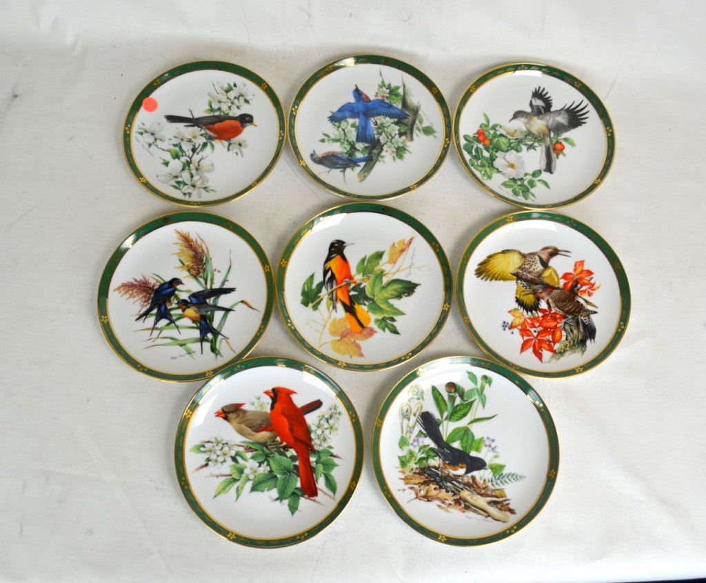 8 Pcs 1Collector Plates by Roger Tory Peterson: Set of eight (8) Porcelain Collector's Plates - The Danbury Mint presents: "The Song Birds of" by Roger Tory Peterson. All plates hand numbered and 23K gold rim; signed and accompanied with Certificat