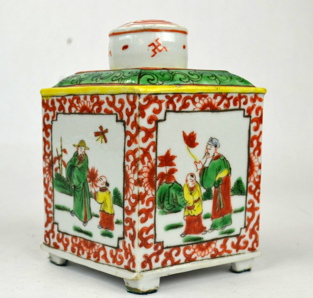 Chinese Porcelain Famille Verte Diamond-Shaped Box (1 of 8)