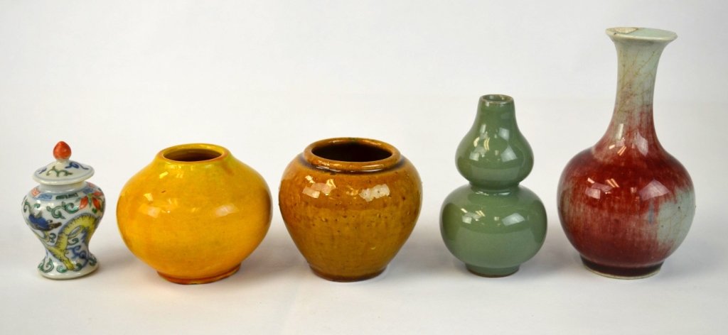 Group of Five Chinese Porcelain Ware (1 of 9)