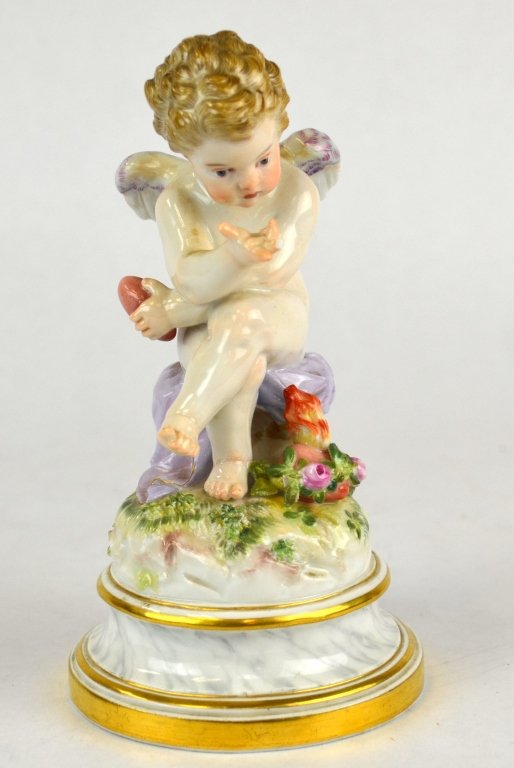 Meissen Porcelain Cherub Holding Heart (1 of 10)