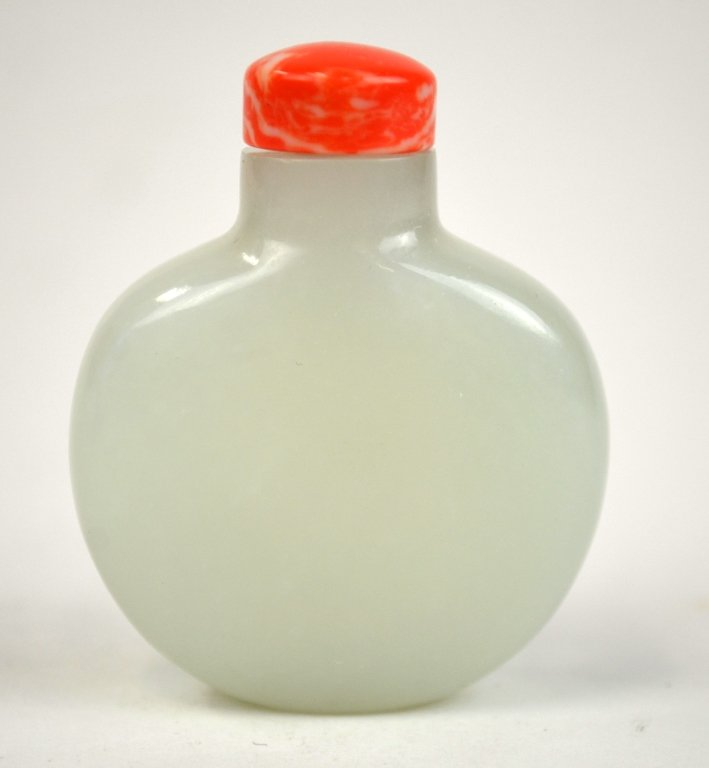 Chinese White Jade Snuff Bottle (1 of 5)