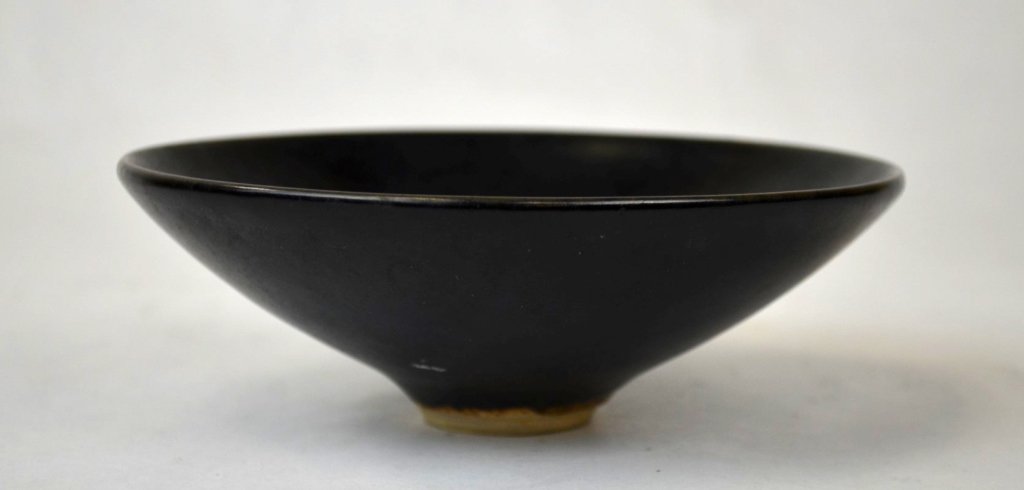 Chinese Black-Glazed Ceramic Flaring Leaf Bowl (1 of 6)
