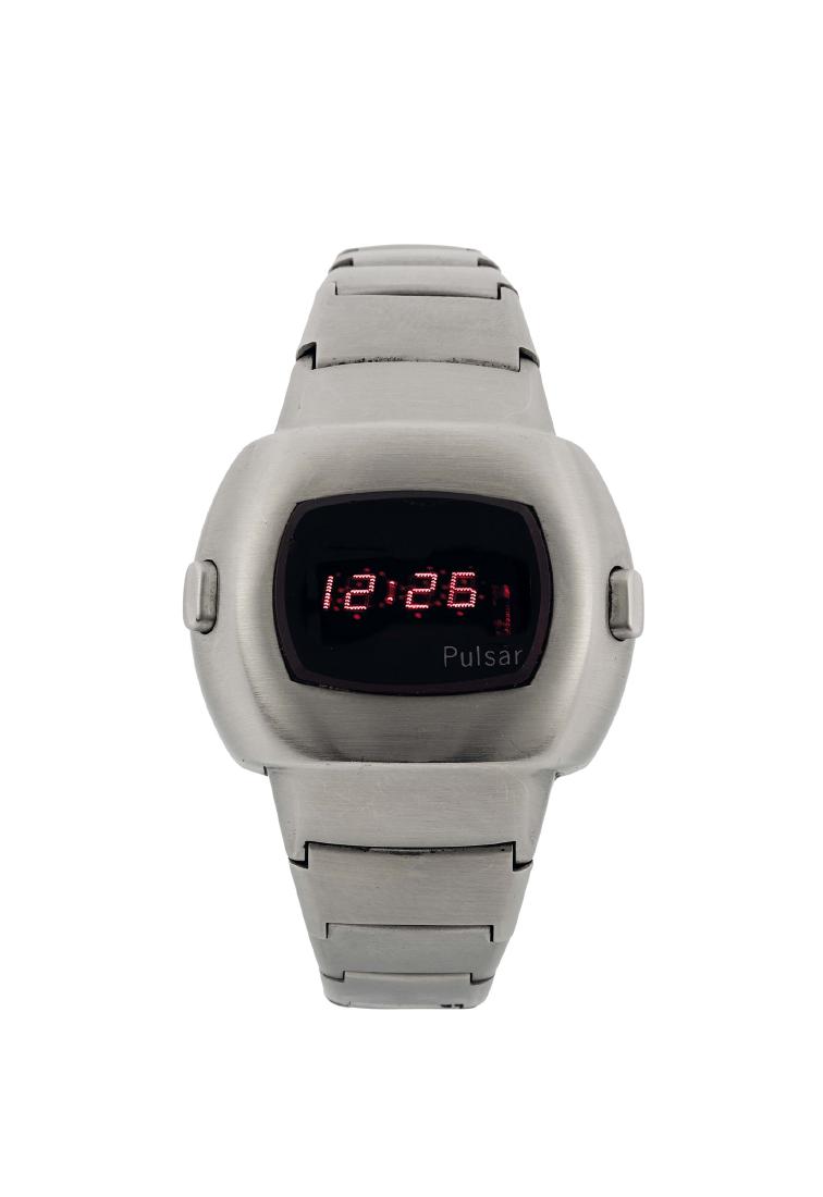 PULSAR, stainless steel cushion shaped, quartz-led: Dial, case and movement signed, in good condition DIM: 41 x 46 mm THICKNESS: 14 mm