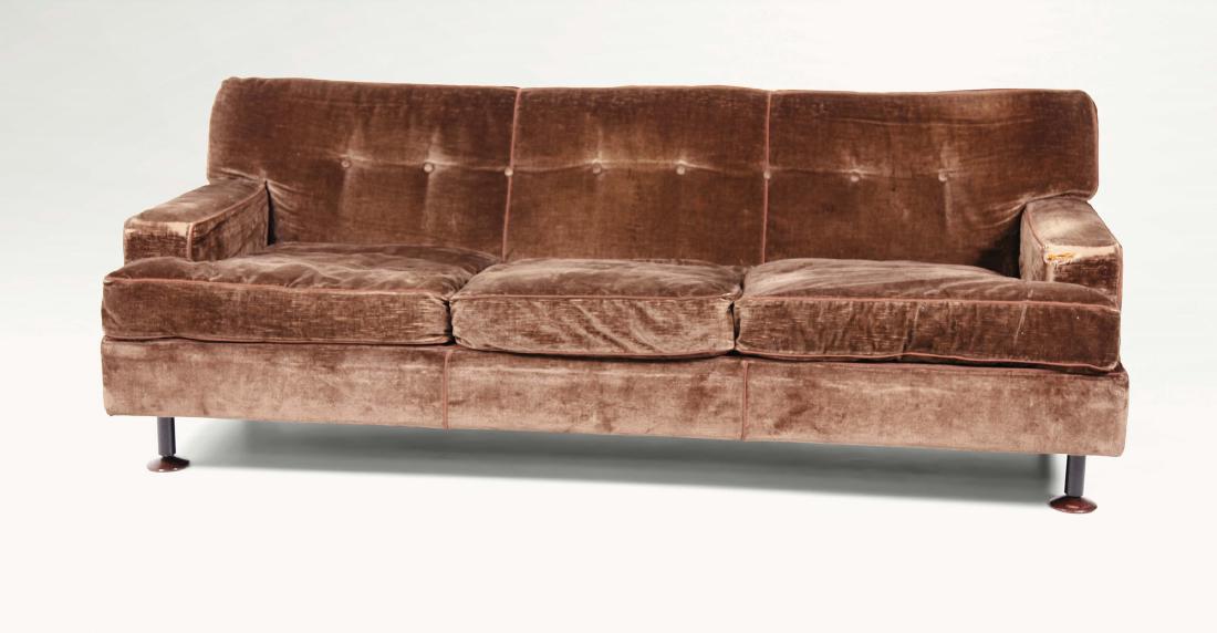 Marco Zanuso,: Divano Square con struttura e supporti in legno e metallo. Rivestimenti in tessuto. Prod. Artflex, Italia, 1950 ca. cm 190x70x85
