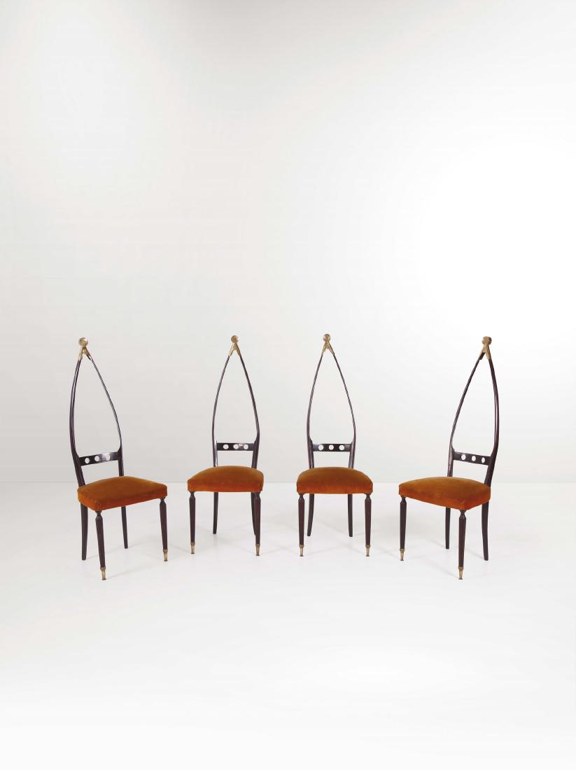 Pozzi e Verga,: Quattro sedie con struttura in legno, rivestimenti in tessuto e dettagli in ottone. Prod. Italia, 1950 ca. cm 44x156x52