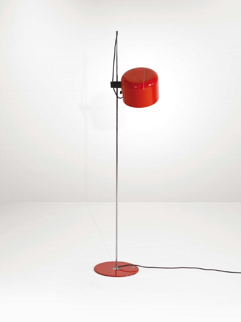 Joe Colombo ,: Lampada da terra CoupÃ© con struttura in metallo, base e riflettore in metallo laccato. Prod. Oluce, Italia, 1960 ca. cm 33x146