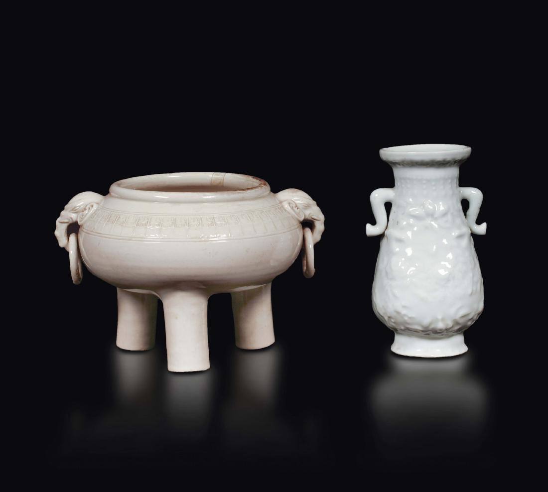 Two Blanc de Chine, a vase and a censer, China, Qing (1 of 2)