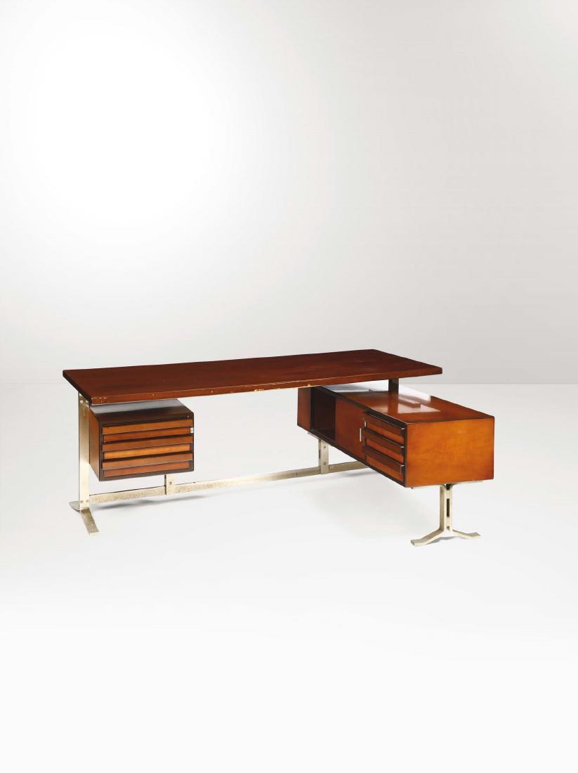 Formonova,: Scrivania con struttura in acciaio e piano in legno. Prod. Formanova, Italia, 1970 ca. cm 225x77x170