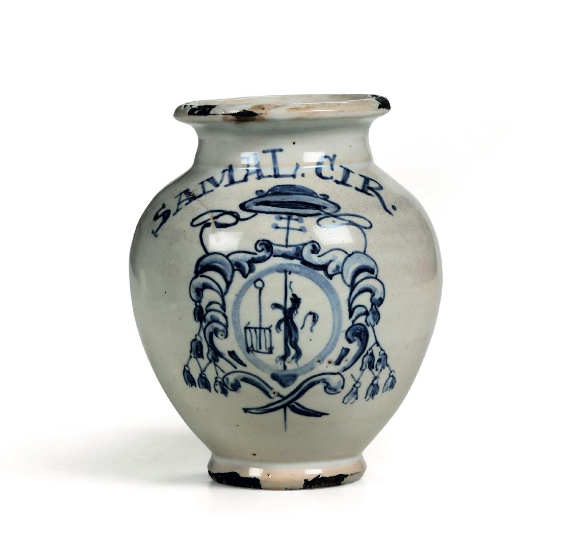 Vaso dalla farmacia del Monastero di Escoraial Spagna, (1 of 2)