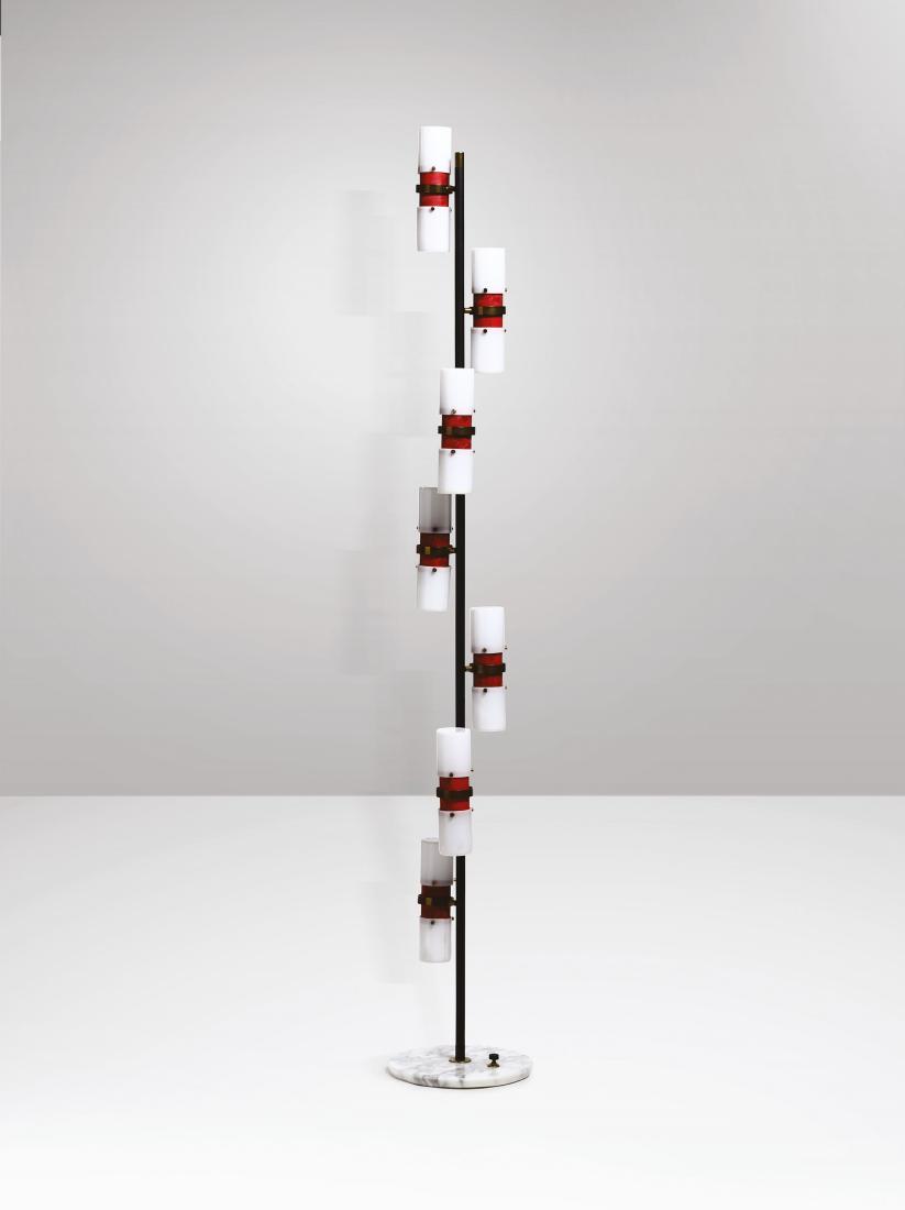 Angelo Brotto,: Lampada da terra con struttura in metallo laccato, diffusori in plexiglass opalino e base in marmo. Prod. Esperia, Italia, 1960 ca. cm 190