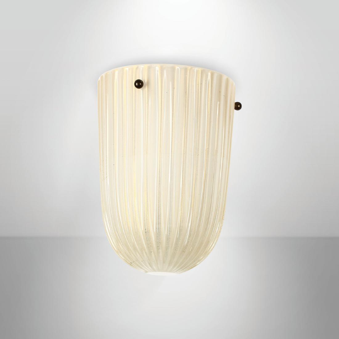 Murano,: Plafoniera con struttura in ottone e diffusore in vetro di Murano. Prod. Italia, 1950 ca. cm 29