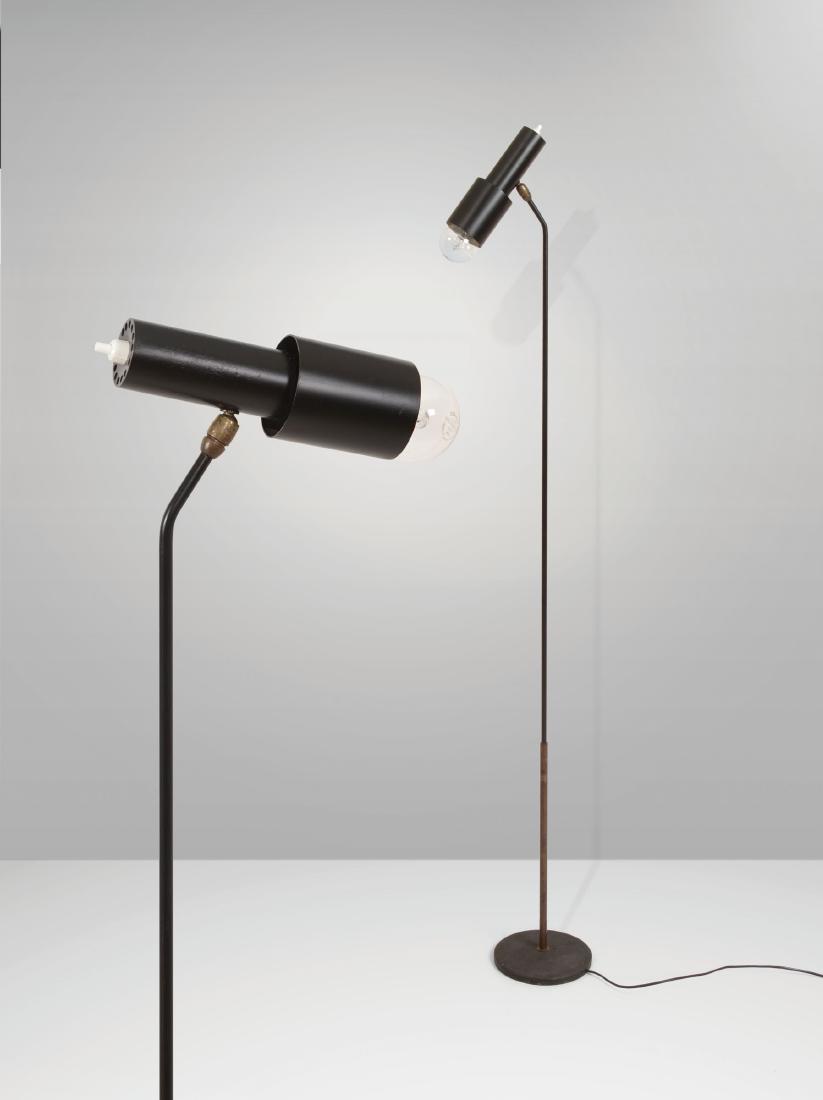 Fontana Arte,: Lampada da terra con struttura in ottone laccato. Prod. Fontana Arte, Italia, 1950 ca. cm 15x130, Bibliografia Quaderni di Fontana Arte.