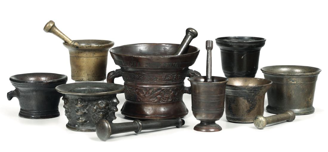 Gruppo di otto mortai in bronzo, varie epoche e (1 of 1)