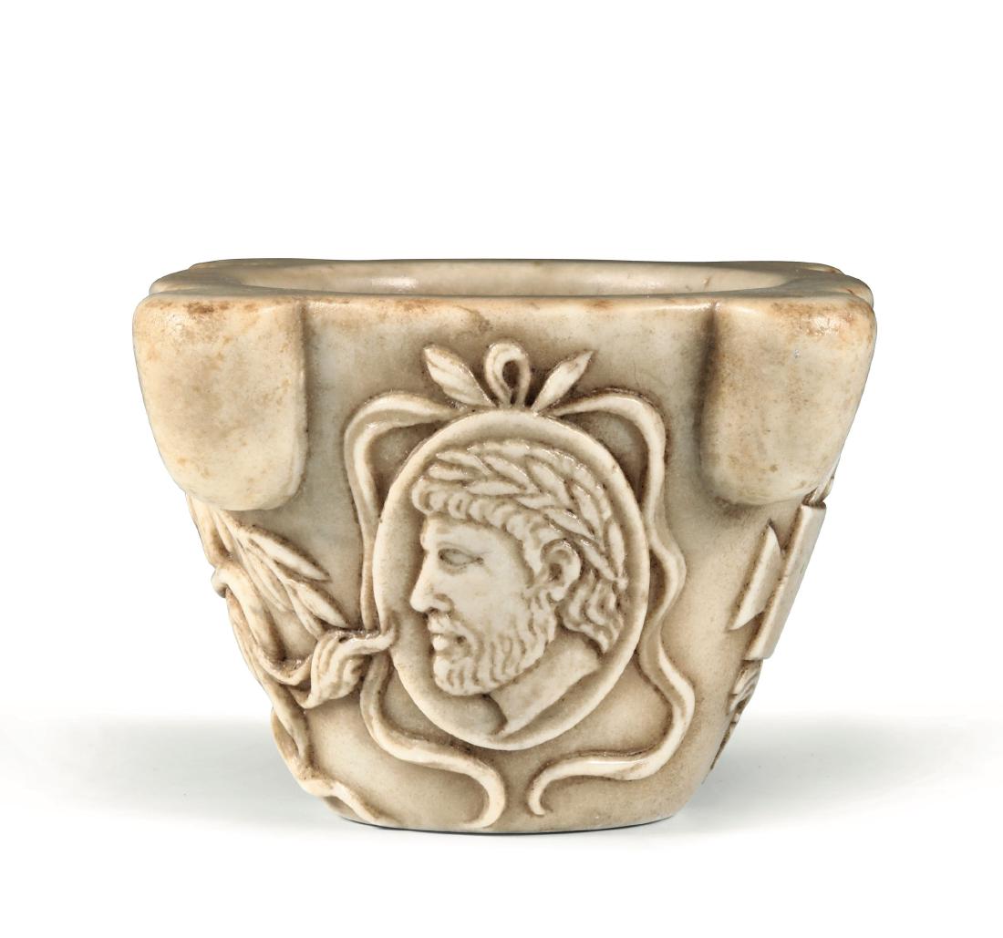 Mortaio in marmo scolpito, XVII-XVIII secolo, (1 of 3)