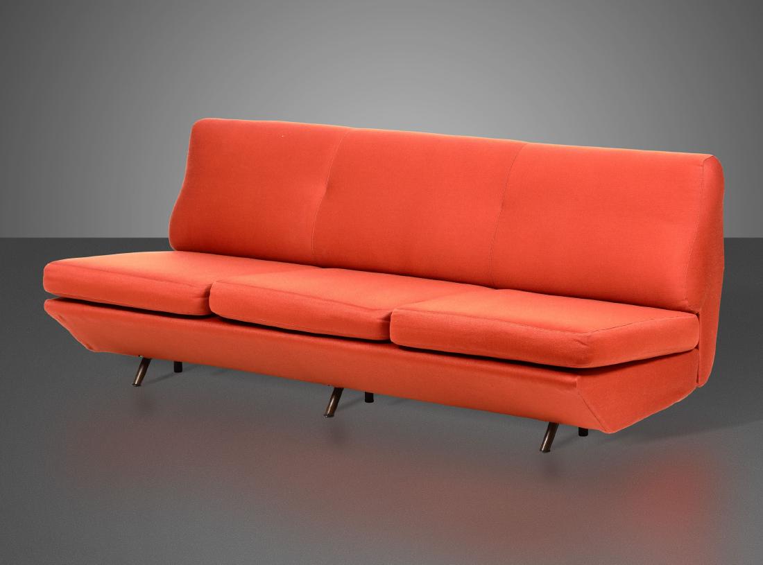 Marco Zanuso,: Divano Sleep-O-Matic. Struttura in tubolare metallico, nastri in gomma, imbottitura in gommapiuma. Prod. Arflex, Italia, 1954 cm 188x90x80, Bibliografia G. Gramigna, Repertorio 1950-1980, p. 81, Monda