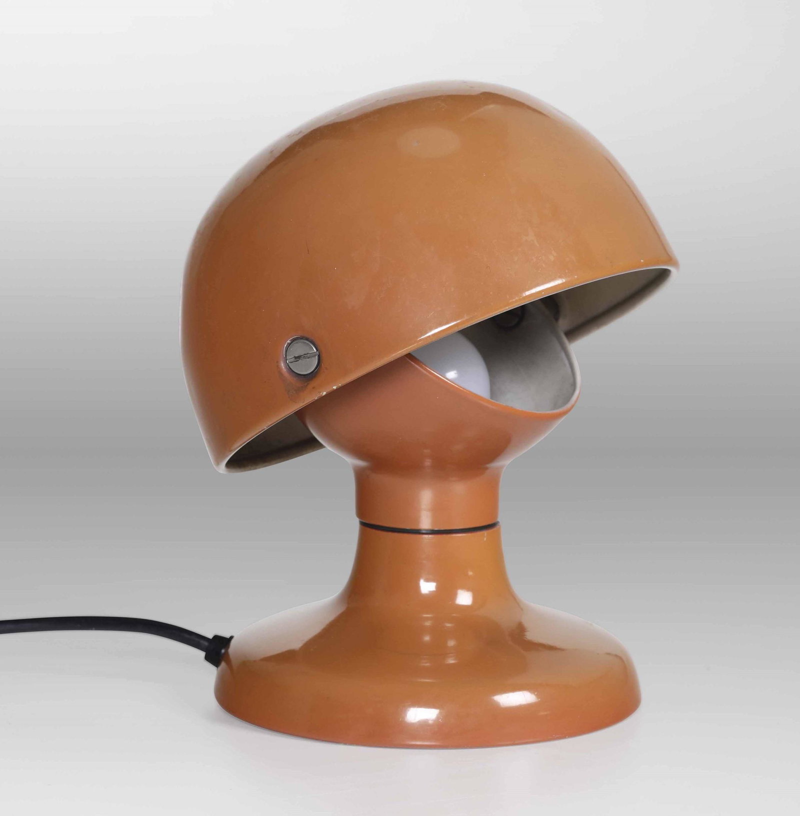 Lampada da tavolo con struttura in metallo laccato e: Prod. Italia, 1970 ca.cm 23