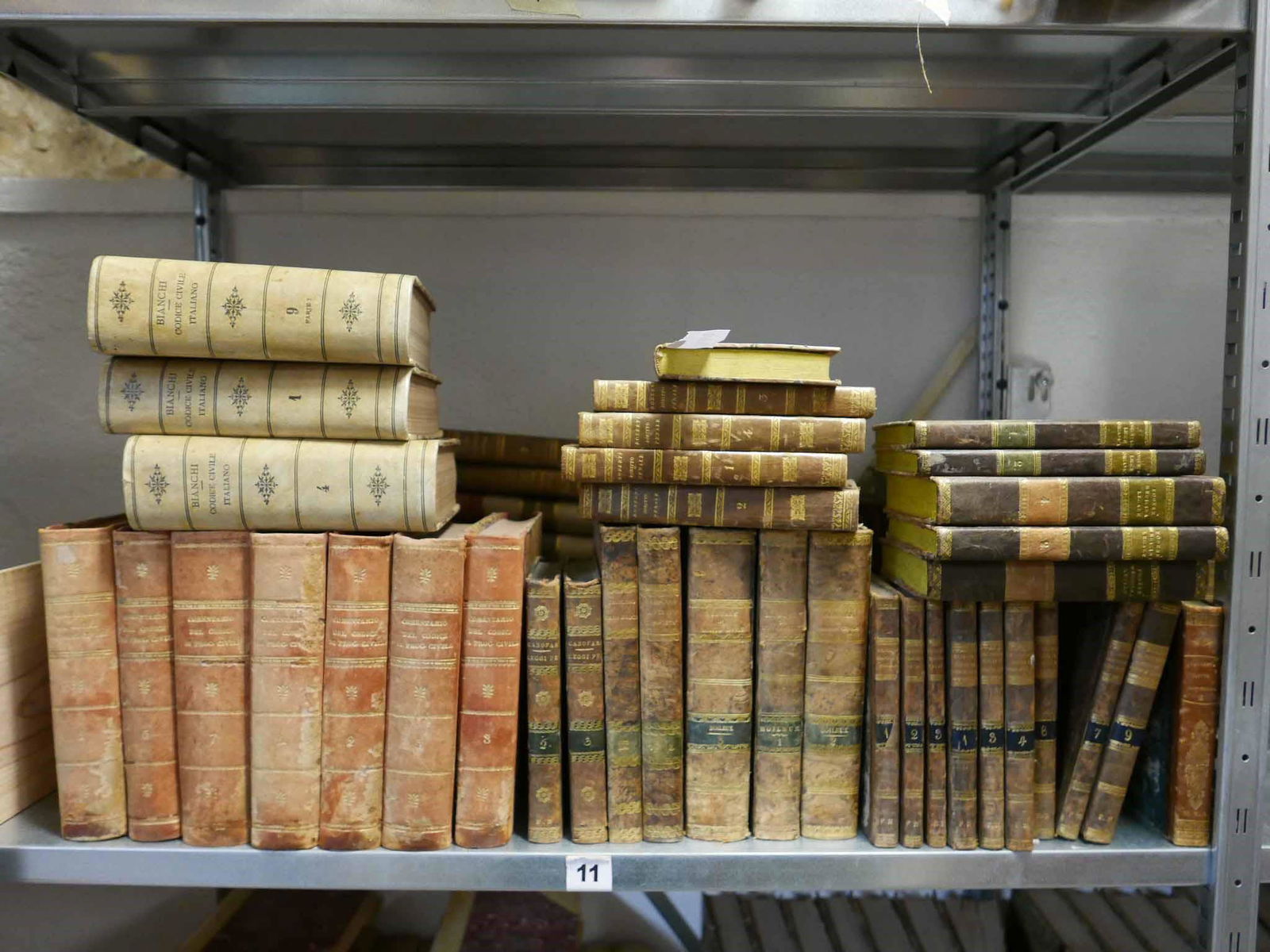 Grande lotto di opere giuridiche ottocentesche in belle (1 of 4)