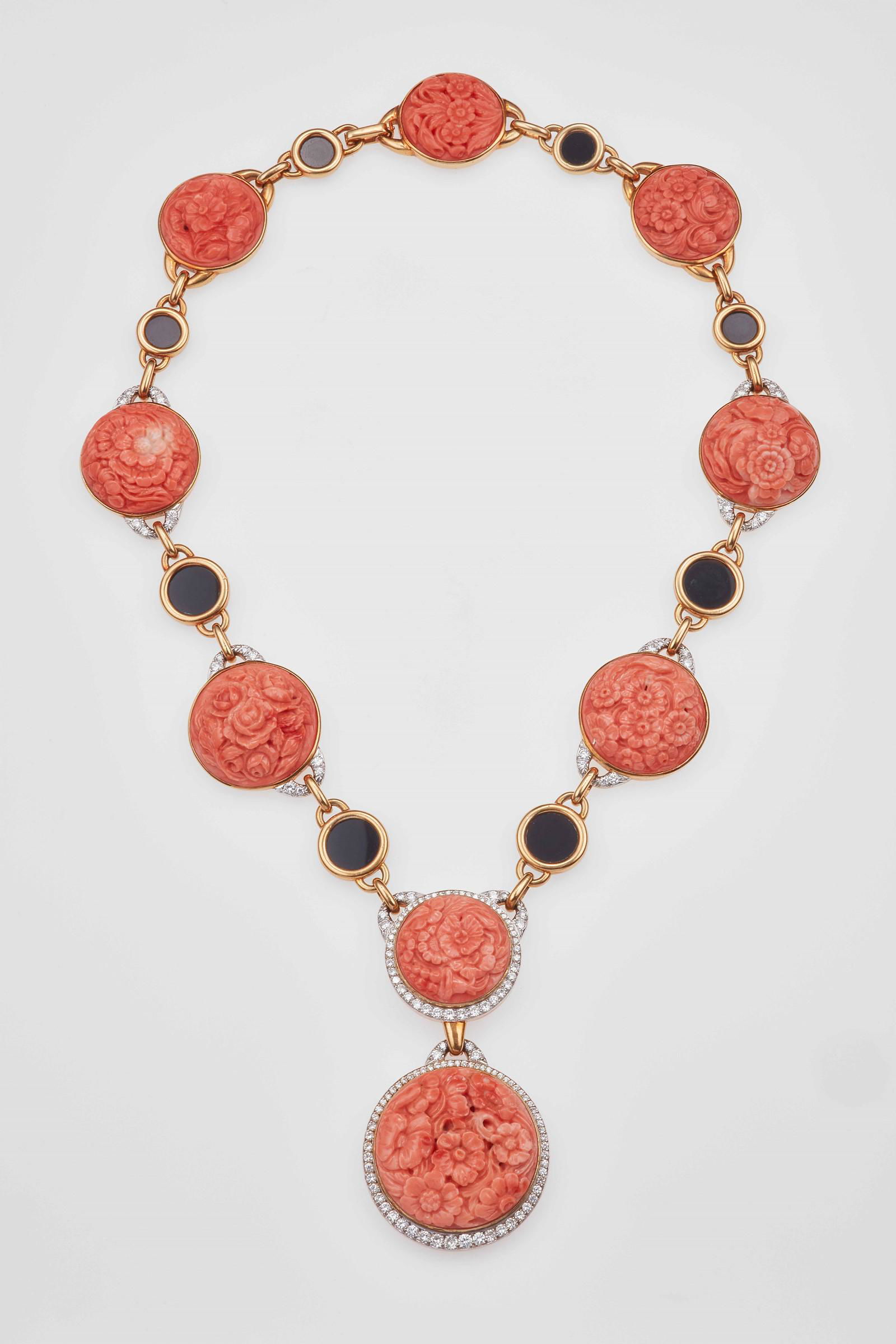 David WEBB. Collana con corallo inciso, onice e (1 of 1)