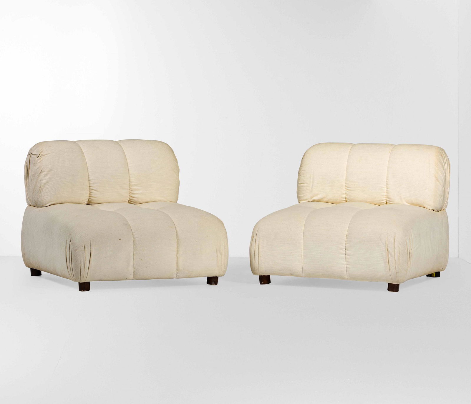 Coppia di poltrone con struttura e sostegni in legno, (1 of 1)