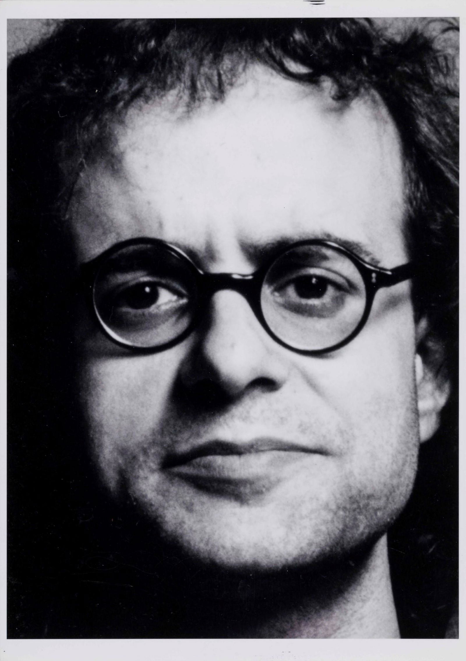 Emilio Prini (1943-2016), Emilio Prini Autoritratto da: fotografia con firma graffiata, cm 29x21 Registrata presso l'Archivio Emilio Prini n.0000/00725