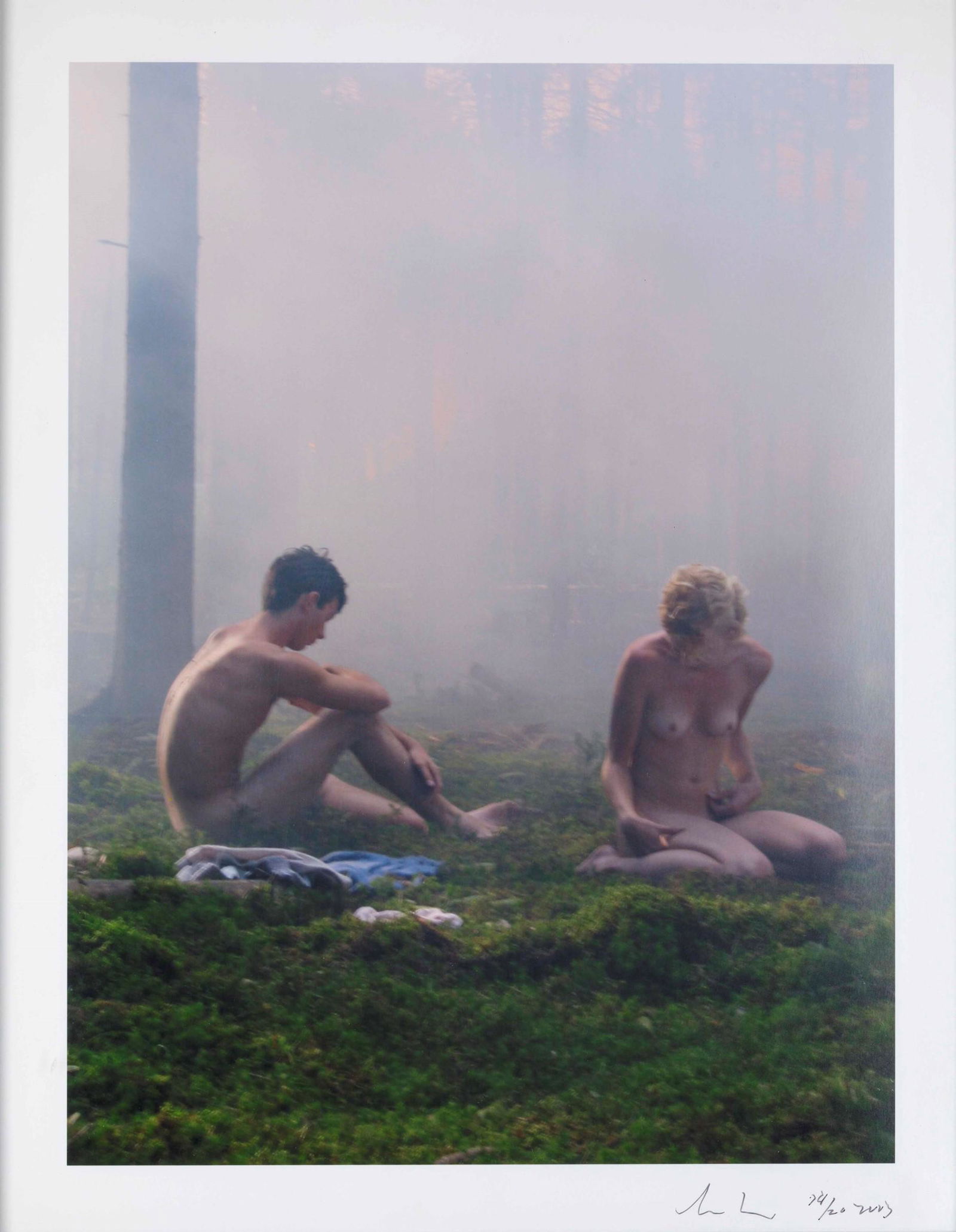 Gregory Crewdson (1962), Production Still (Kim and: C-print, cm 46x35,5 firmato in basso a destra