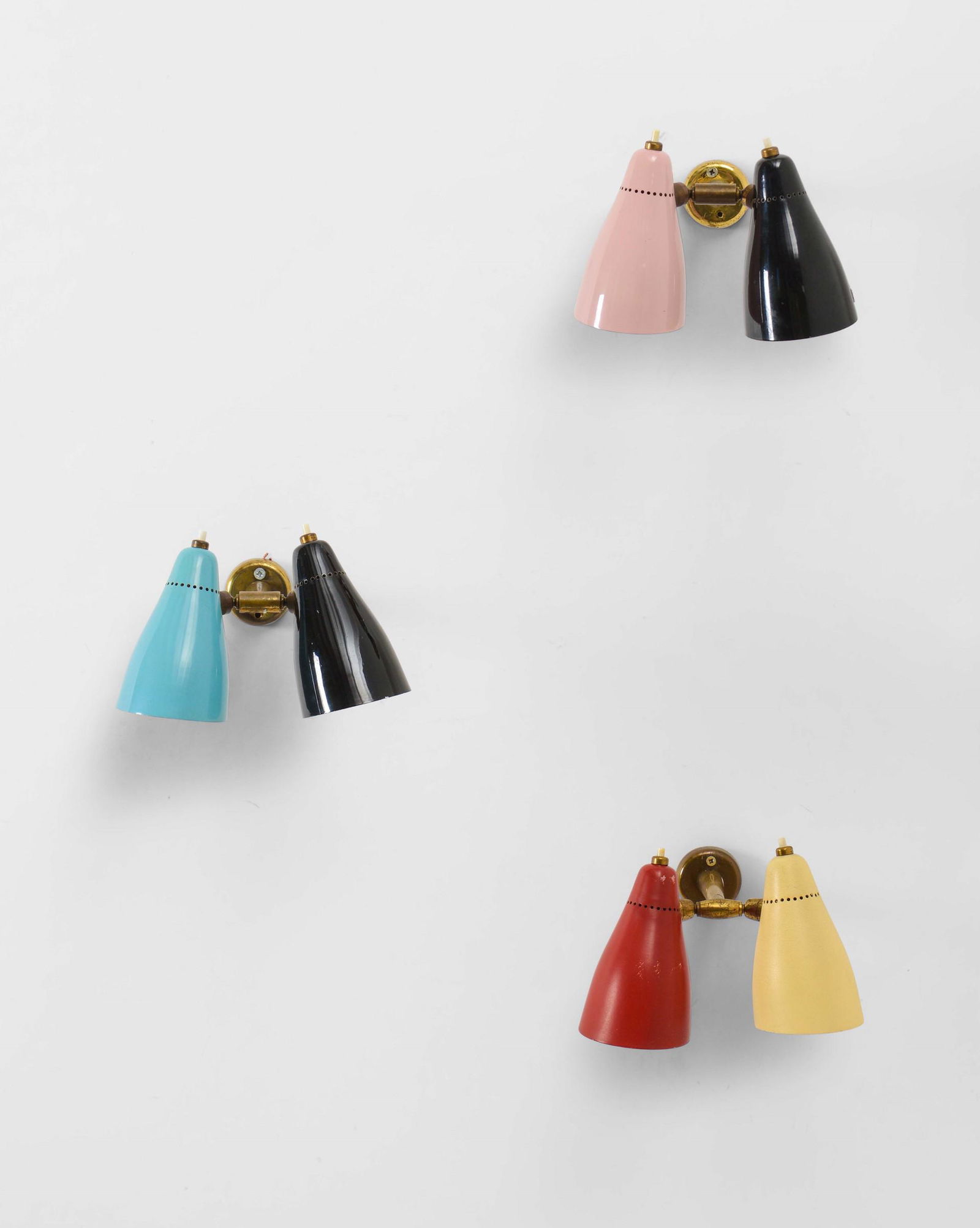 Set di tre lampade a parete orientabili con struttura (1 of 1)