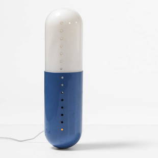 Ponzio Casati - Studio DA,: Lampada da tavolo mod. Pillola in metacrilato e metallo laccato. Prod. Nai, Italia, 1968 cm 13,5x50