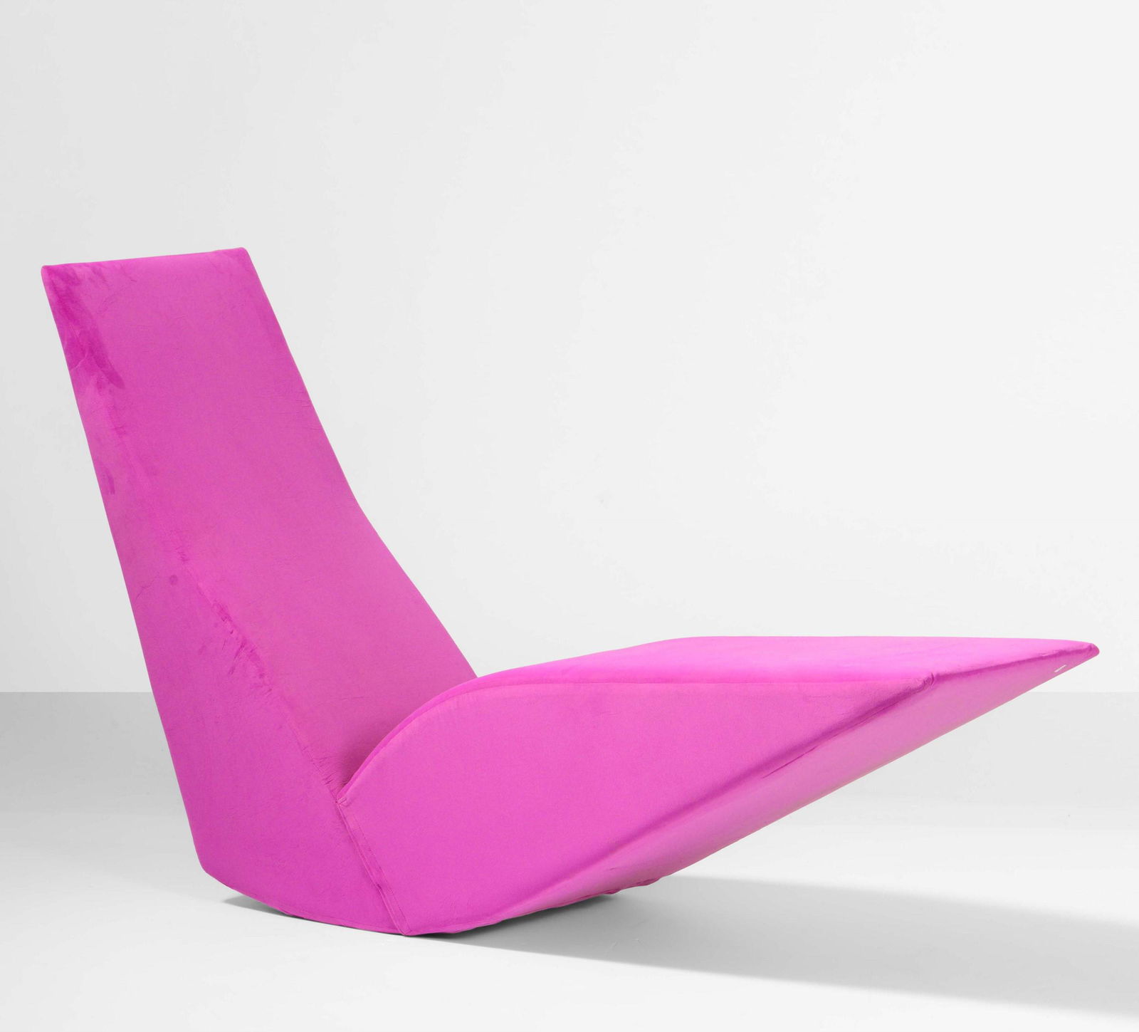 Tom Dixon ,: Chaise longue a dondolo mod. Bird con struttura in conglomerato di legno, massello di abete e metallo, imbottitura in poliuretano espanso e rivestimento in feltro. Prod. Cappellini, Italia, 1991 cm 17