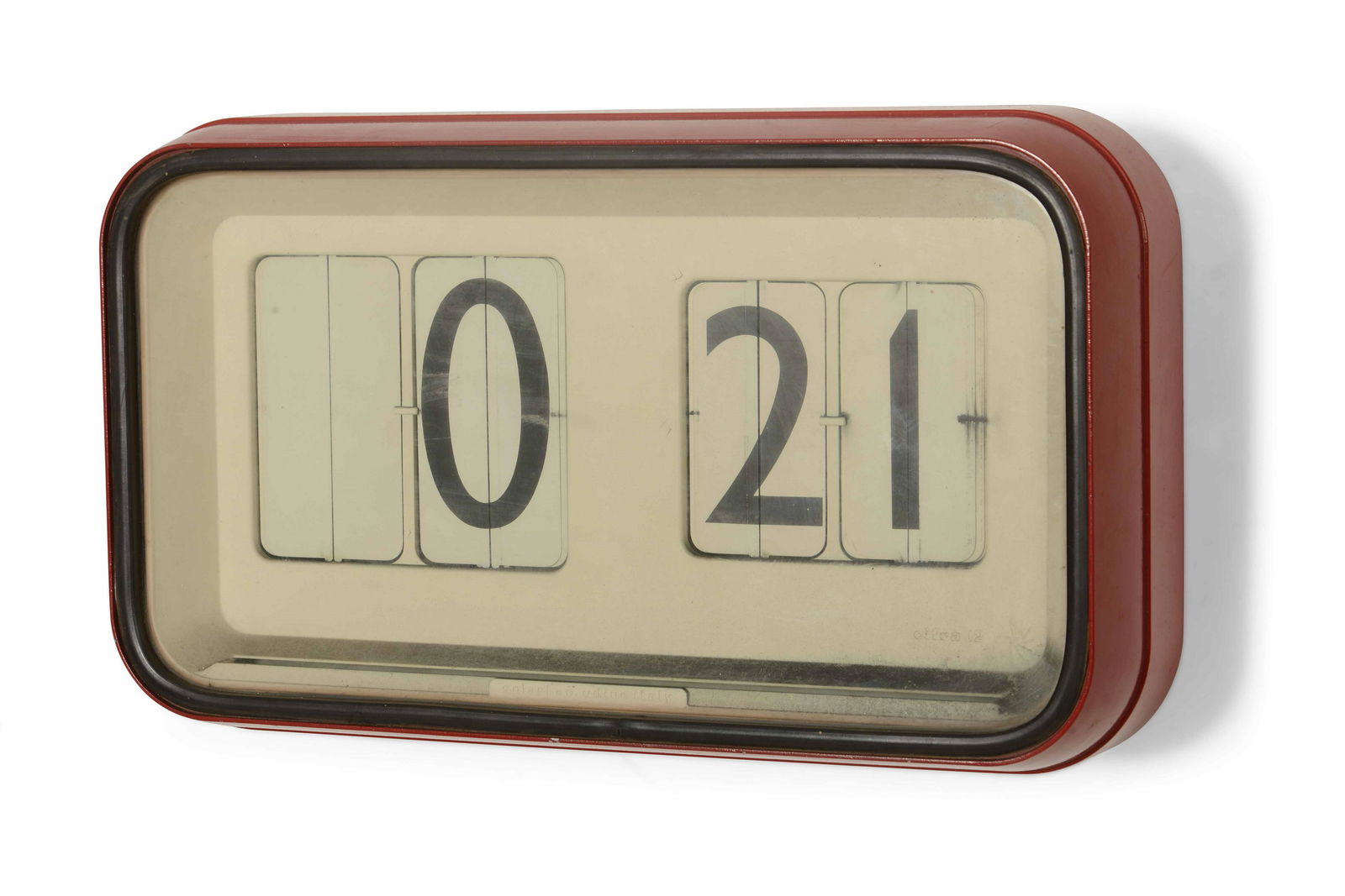 Gino Valle: Orologio da parete mod. Cifra 12 , In metallo laccato, perspex e materiale plastico. , Prod. Solari & C. Udine, Italia, 1960 ca., Largh. 55 - Prof. 32 - Alt. 17 cm