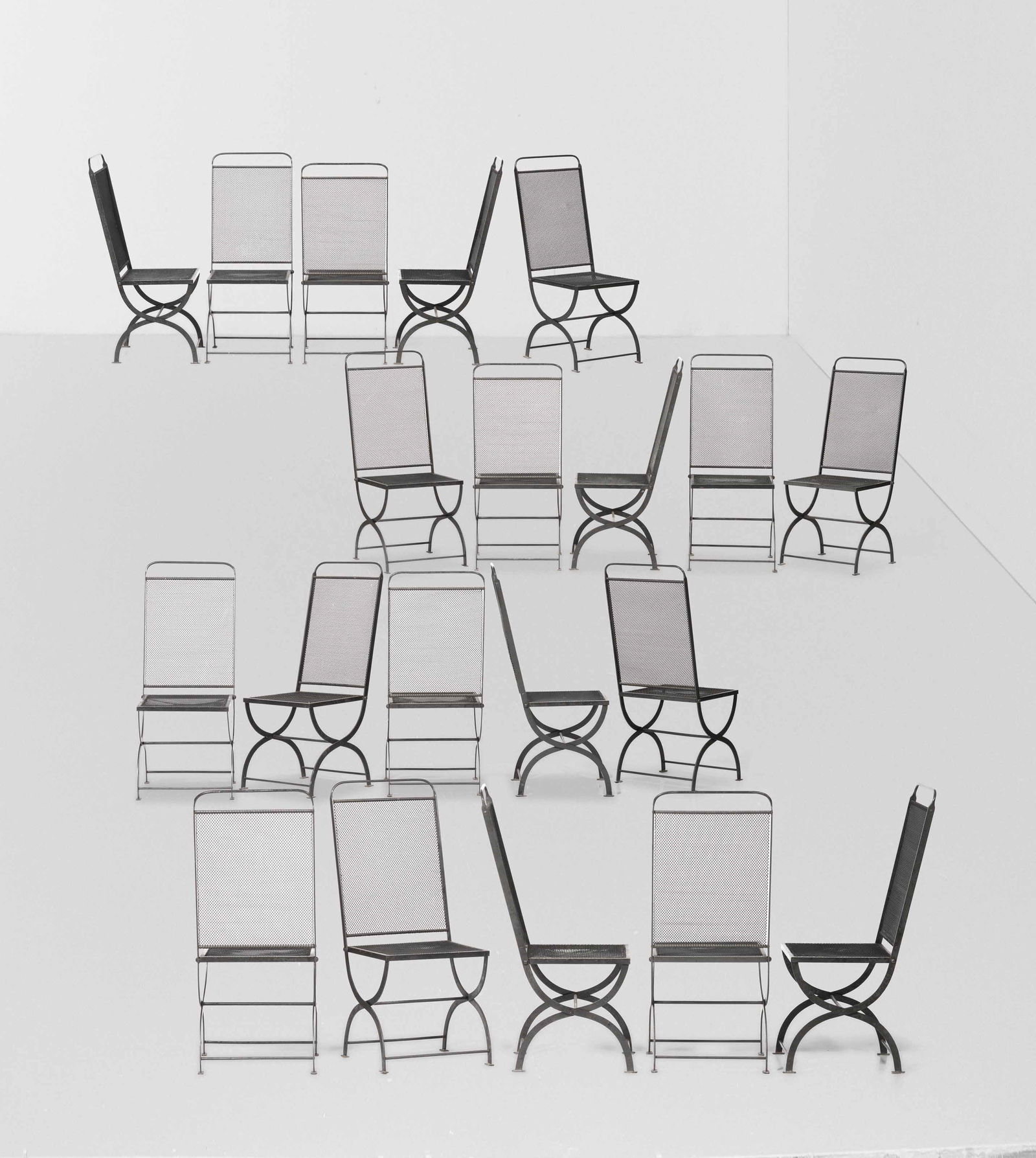 Luigi Caccia Dominioni: Venti sedie mod. Nonaro con struttura in metallo laccato., Prod. Azucena, Italia, 1960 ca., W. 44 - D. 44 - H. 100 Cm, Bibliografia, Catalogo originale