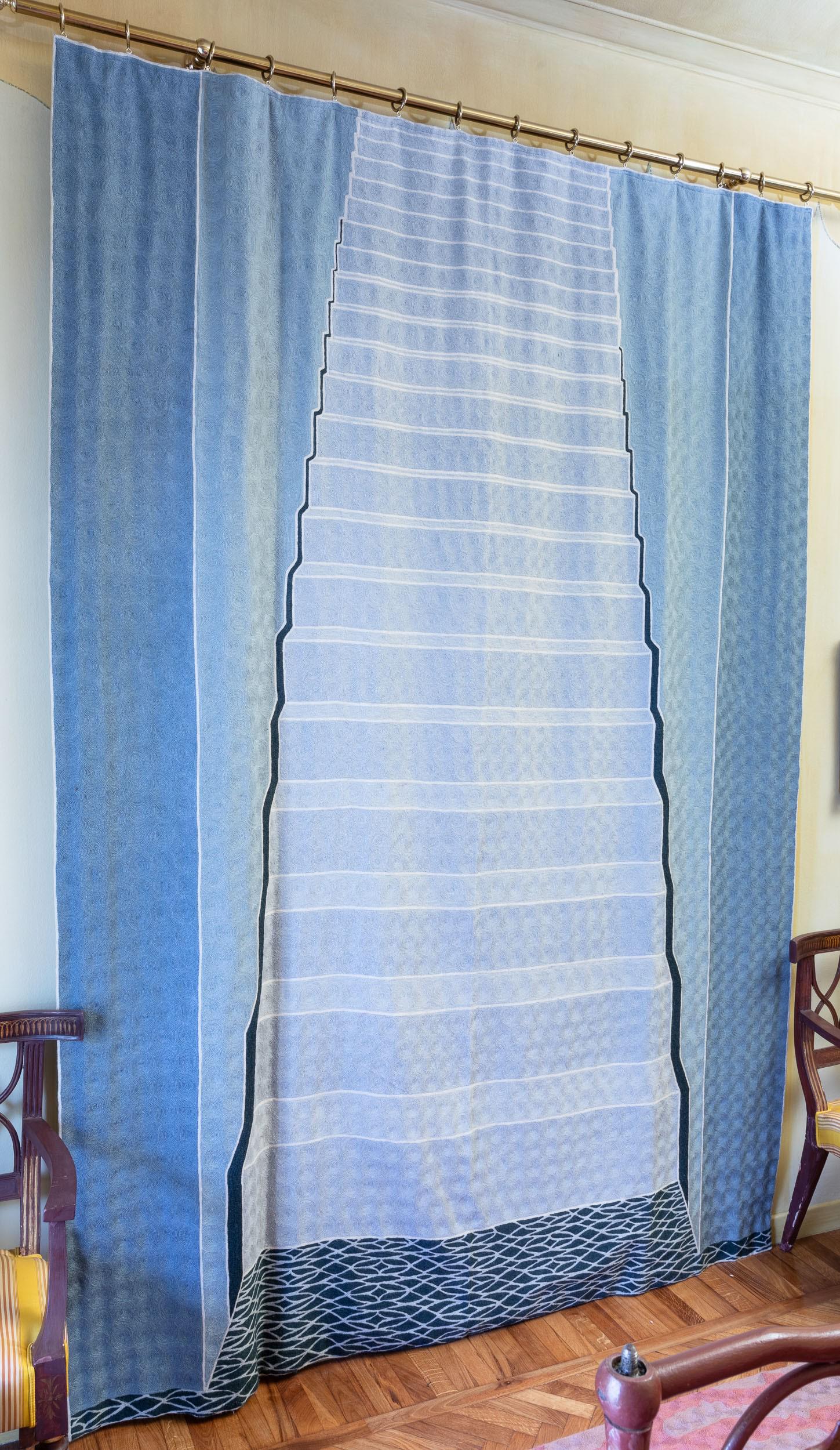 Tessuto "Staircase", disegno di Federica Tondato per Fedora design: 100% lana ricamata punto catenella. Anno 2007, , W. 200 - H. 260 Cm