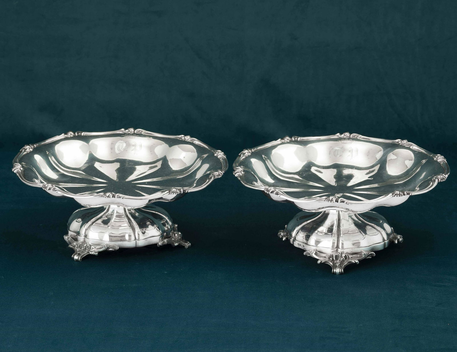 Two silvered metal cake stands, 20th century (1 of 2)