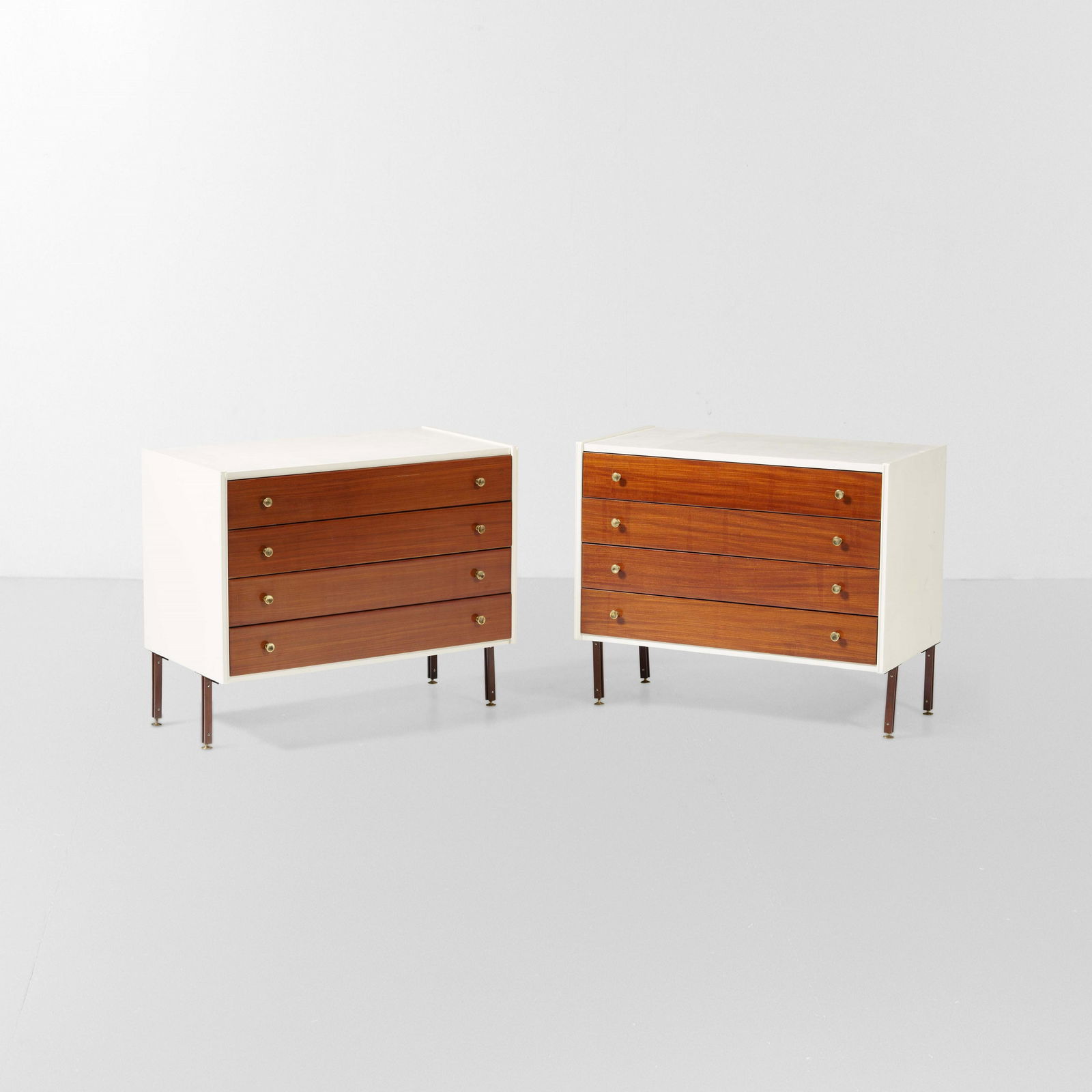 ISA Coppia di mobili contenitori a cassettiera (1 of 1)