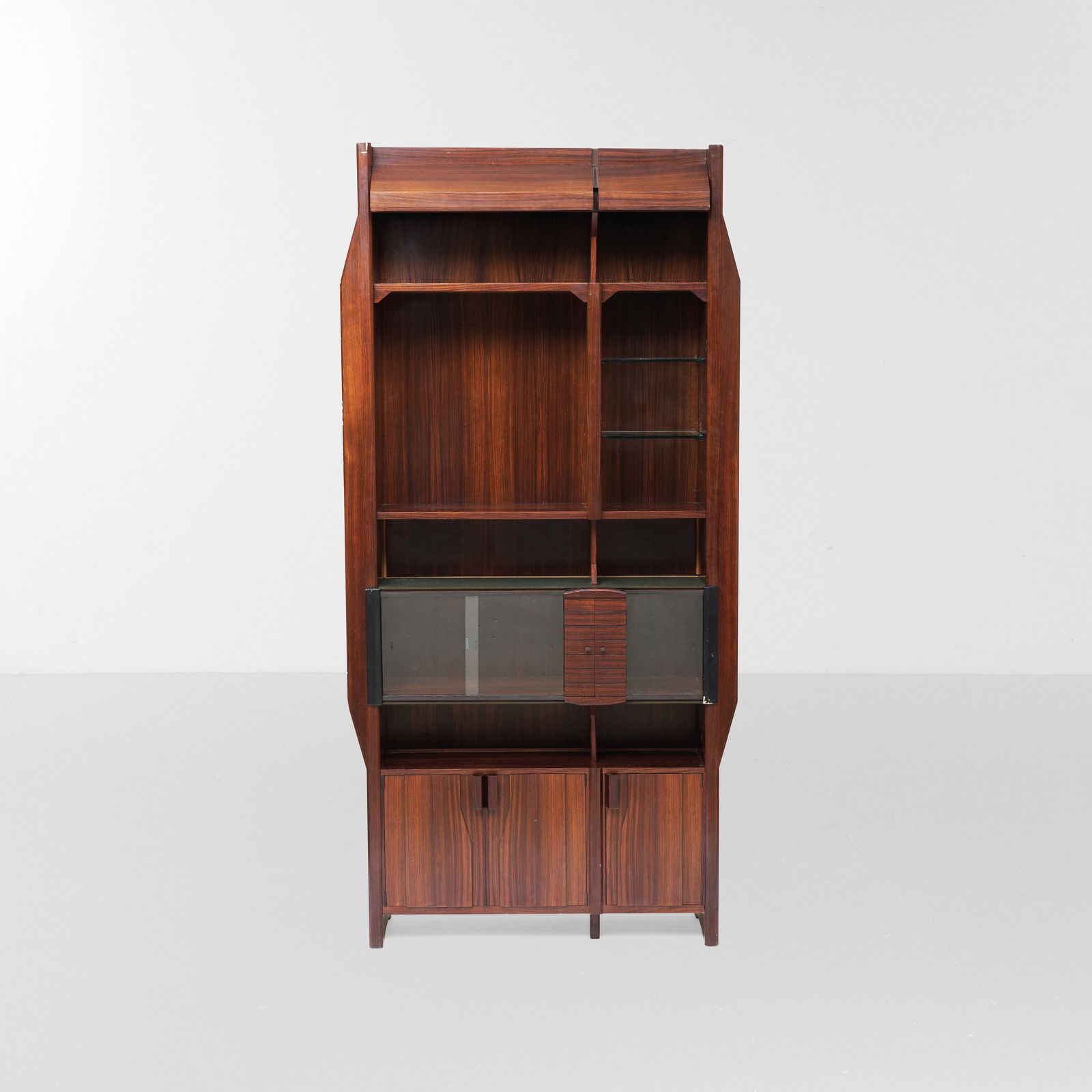 Renato Angeli Libreria: Struttura in legno ed ante in cristallo. Prod. Italia, 1960 ca.