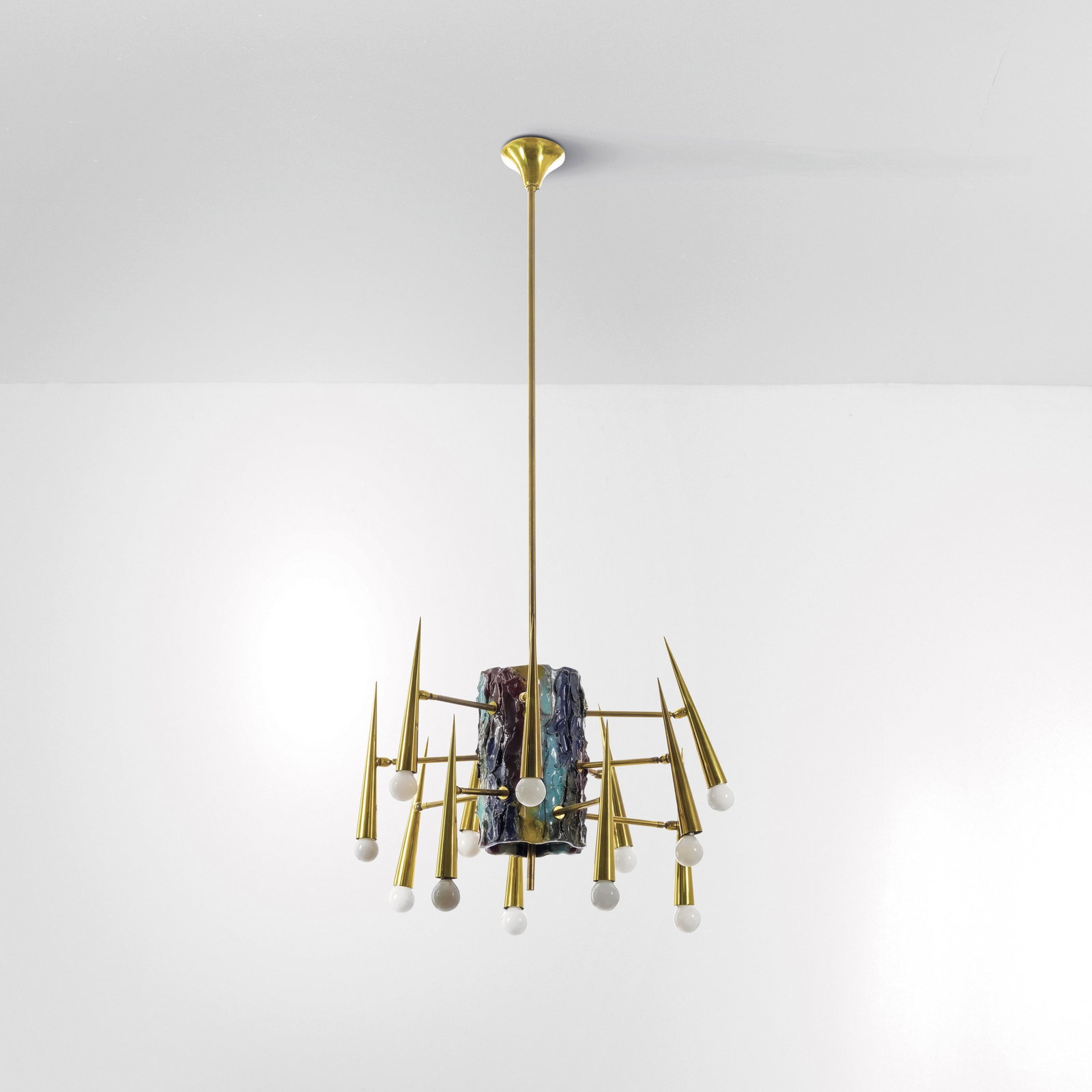 Angelo Brotto Lampada a sospensione: Struttura in ceramica smaltata e diffusori in ottone. Prod. Esperia, Italia, 1960 ca.