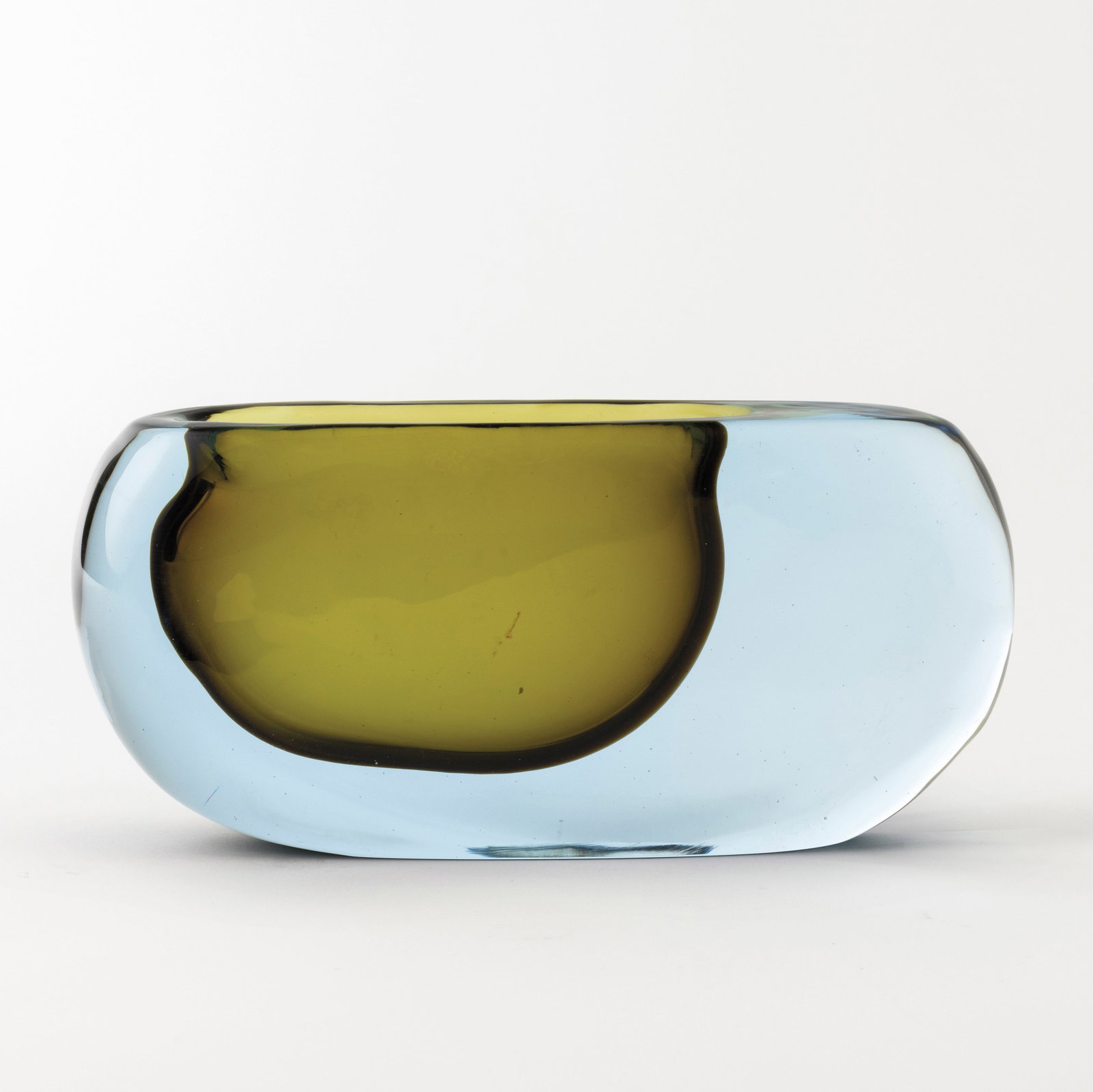 Antonio Da Ros 1936-2018Vetreria Gino Cenedese, Murano 1960 ca: Vaso serie Momento in vetro sommerso a due colori verde marcio e azzurrino.