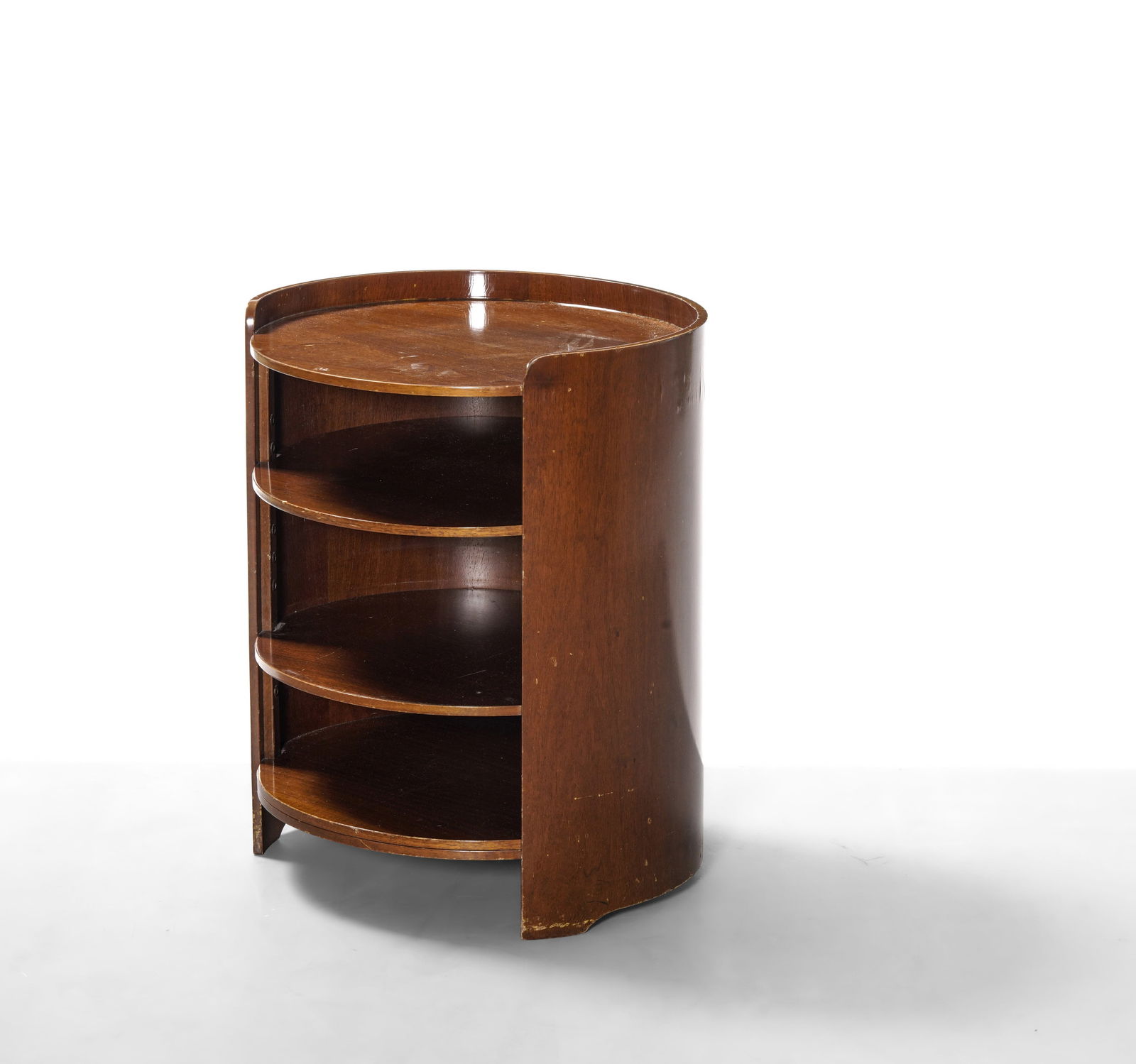 Luigi Caccia Dominioni. Tavolo d’appoggio mod. Casaccia: Struttura in legno compensato curvato laccato e ripiani mobili.Prod. Azucena, Italia, 1962 BibliografiaCatalogo Azucena, G. Gramigna, Repertorio del design italiano 1950-2000, p. 97, Allemandi, 2003.