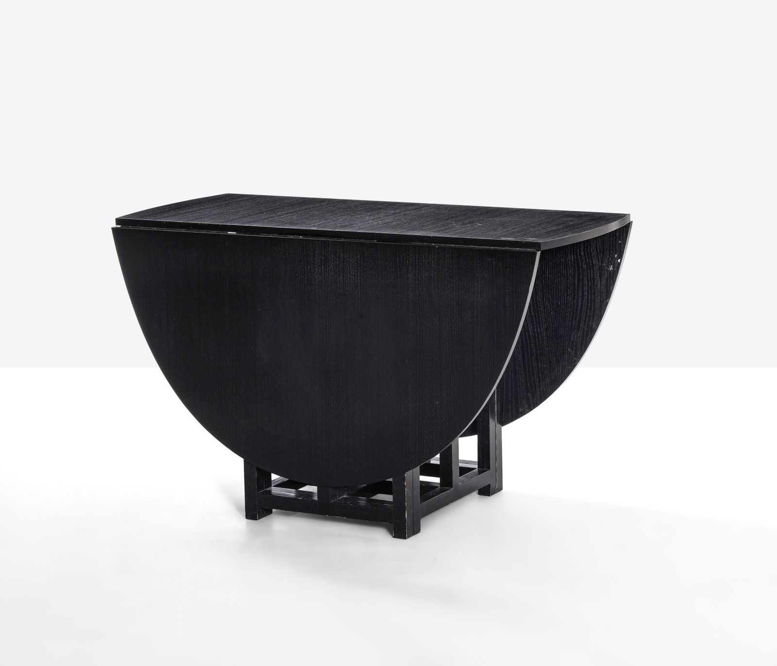 Charles Rennie Mackintosh. Tavolo mod. 322 (1 of 2)