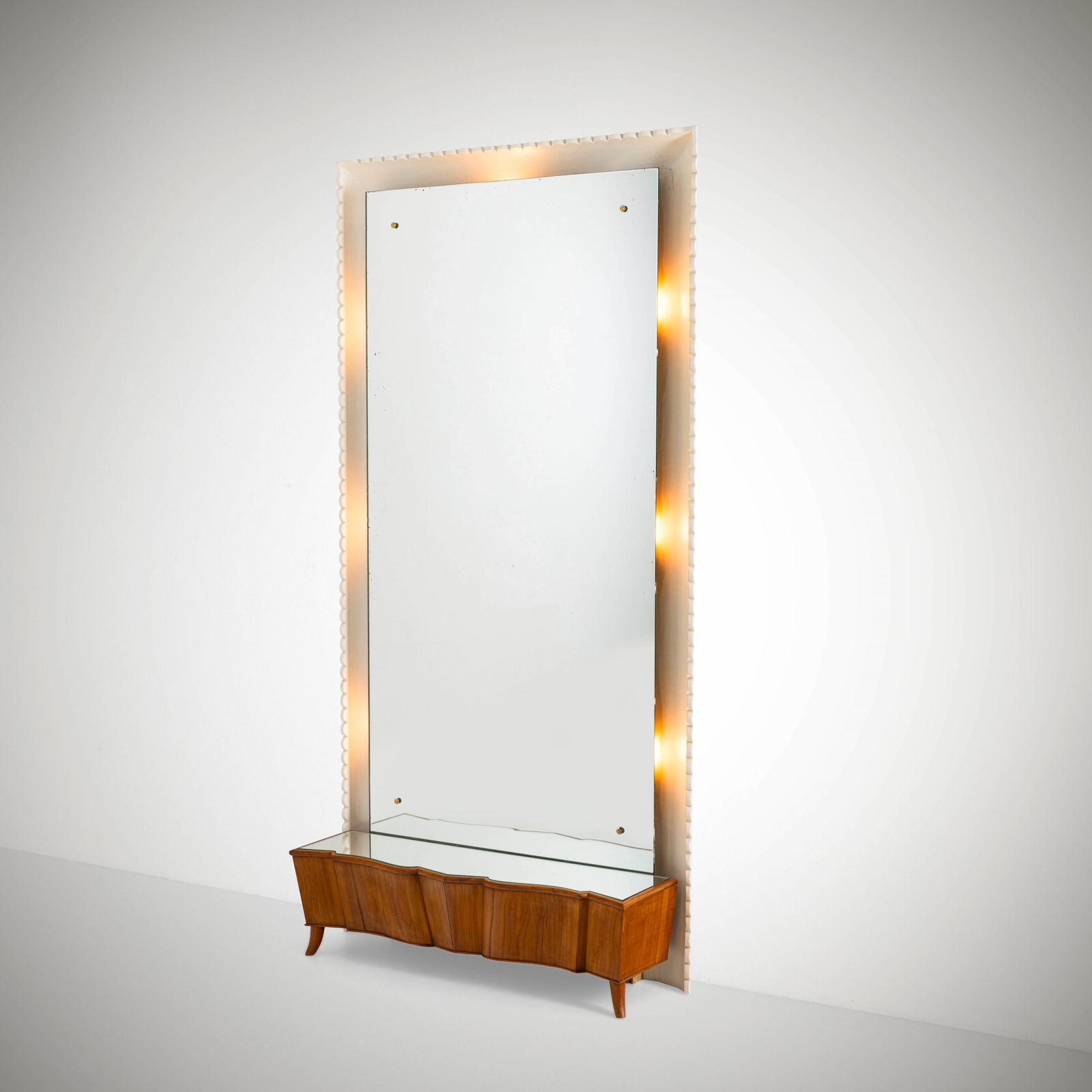 Osvaldo Borsani. Specchiera (1 of 1)